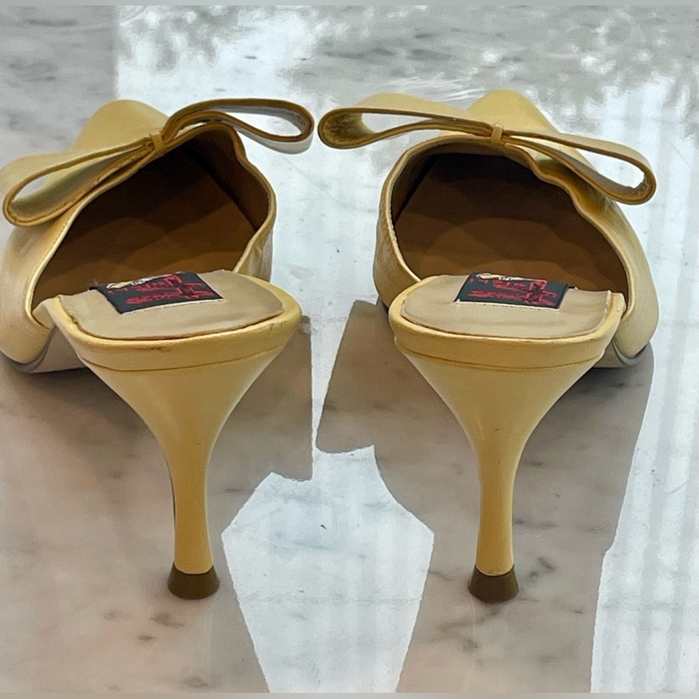 Carlos Falchi leather stiletto mules with bows in butter yellow, 7B, EUC - Picture 5 of 13
